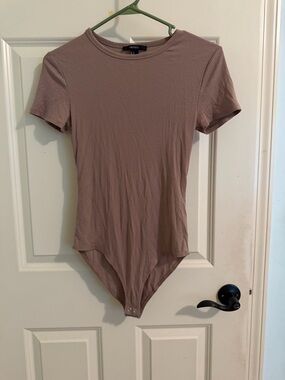 Forever 21 Mauve Ribbed Short-Sleeve Bodysuit